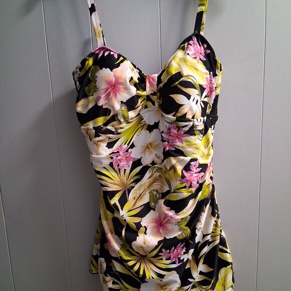Shore Shapes Womens One Piece Swimsuite size 14 Adj Straps - Picture 1 of 2